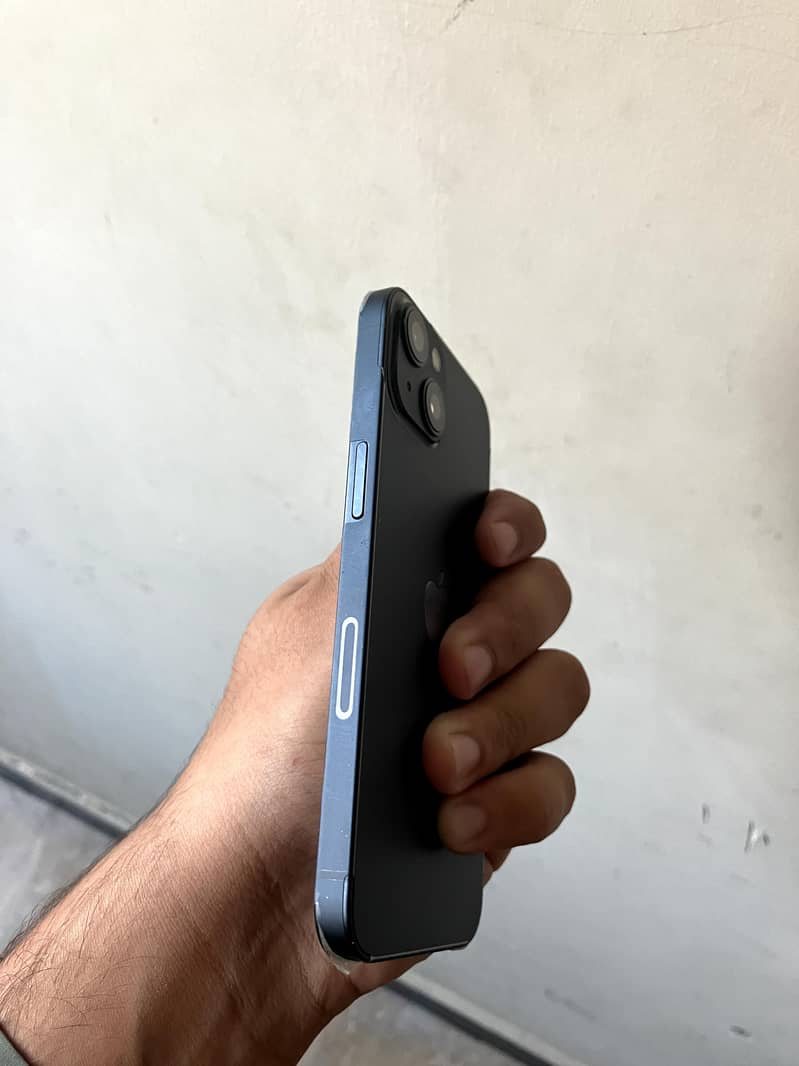 Apple iPhone 13 2