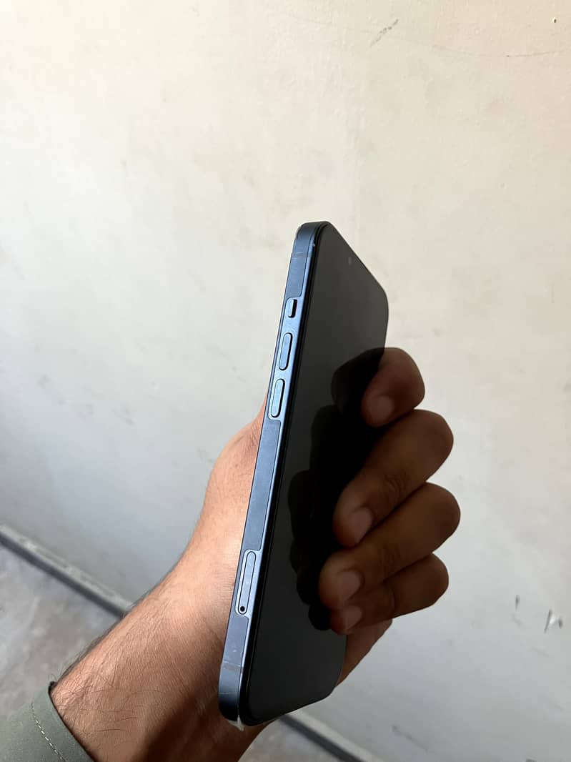 Apple iPhone 13 3