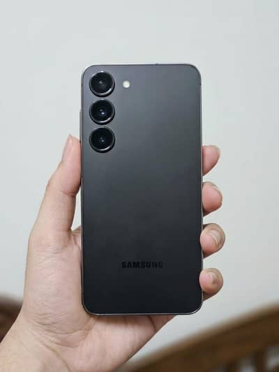 Samsung Galaxy S23 256GB - 10/10 Condition - Non-PTA with Box & Cases