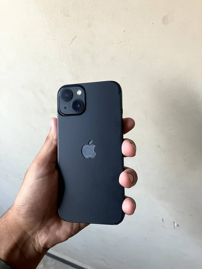 iPhone 13 0