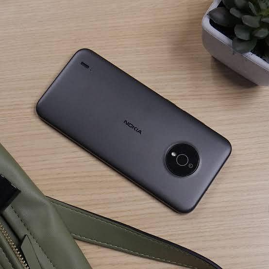 Nokia C200 1