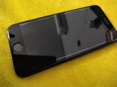 iPhone SE 2020, Dual Sim Official PTA Approved 10/10 90% Battery