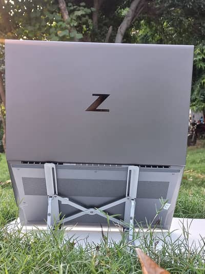 Hp Zbook Studio G8 Core i7 11th gen 4Gb Card Nvidia 10 by 10