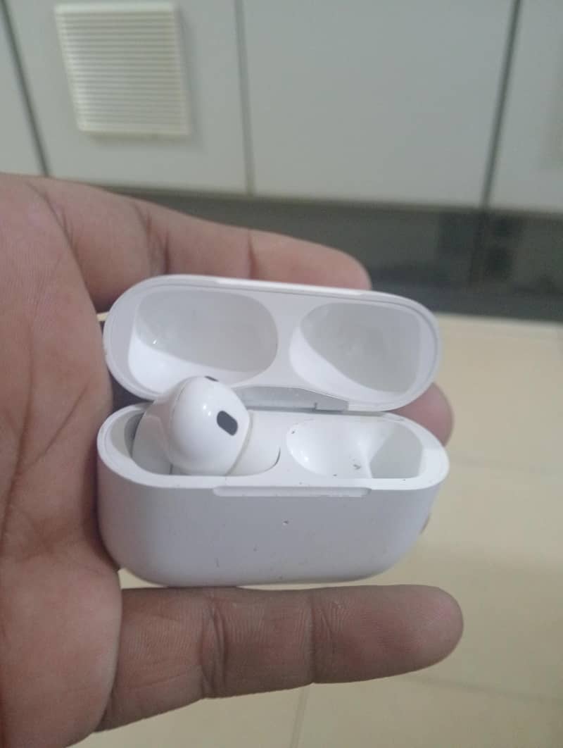 ear buds 1