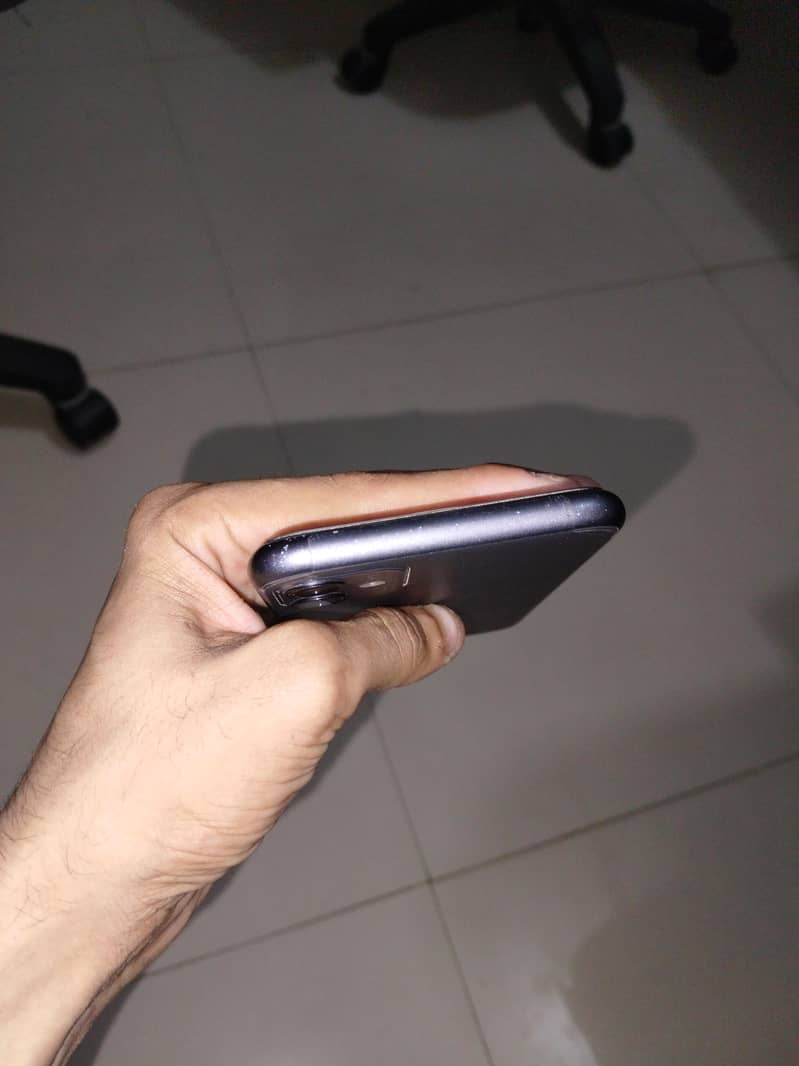 Apple iPhone 11 5