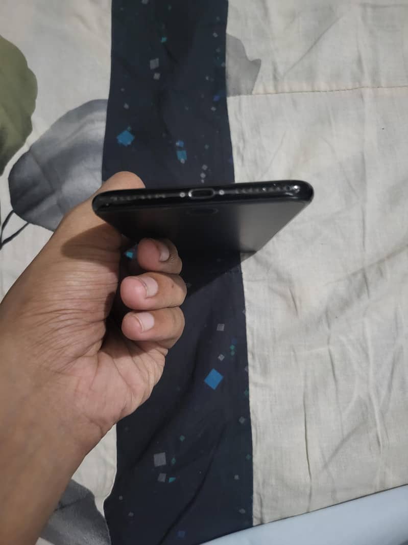 Apple iPhone 7 Plus 4