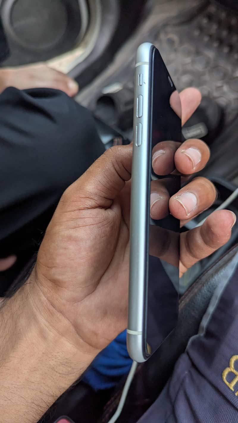 Apple iPhone 11 5