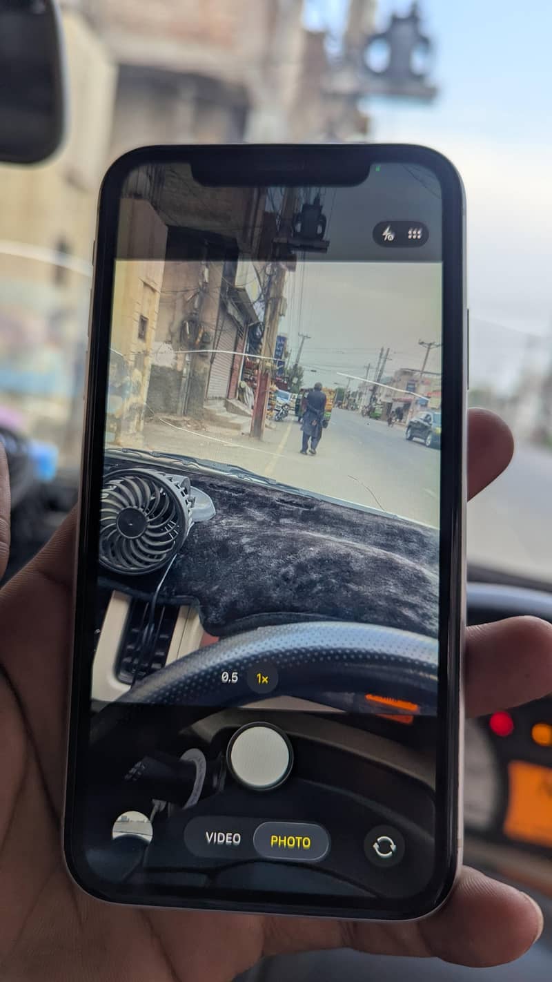 Apple iPhone 11 6