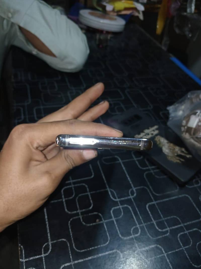 Samsung Mobile Note 8 1