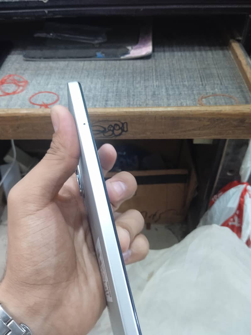 Infinix 4
