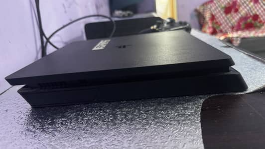 PS4 Slim JB with 1 original controller