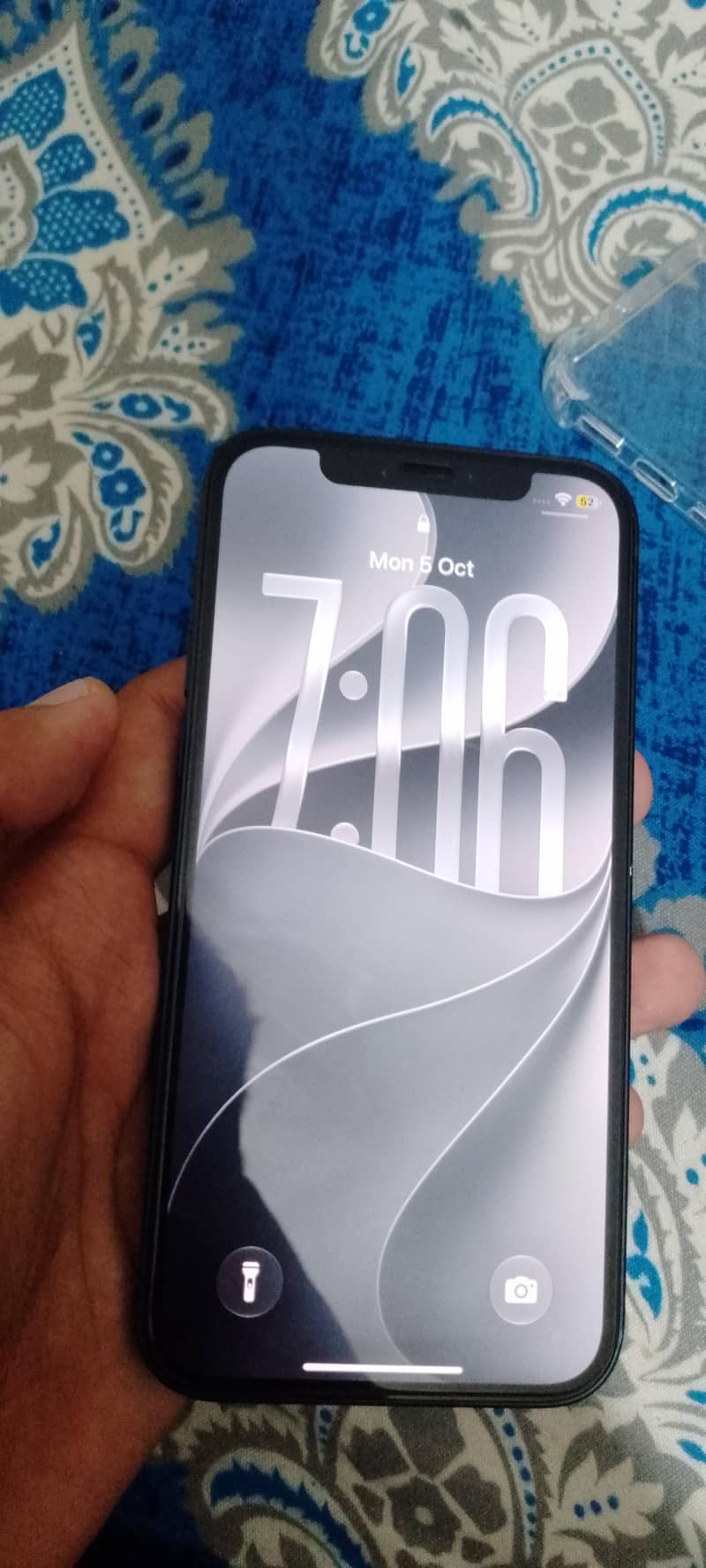 Apple iPhone 12 3