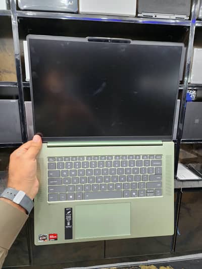 Lenovo IdeaPad Slim 5 | Ryzen 7 7735HS | 16GB DDR5 | 2GB Graphics