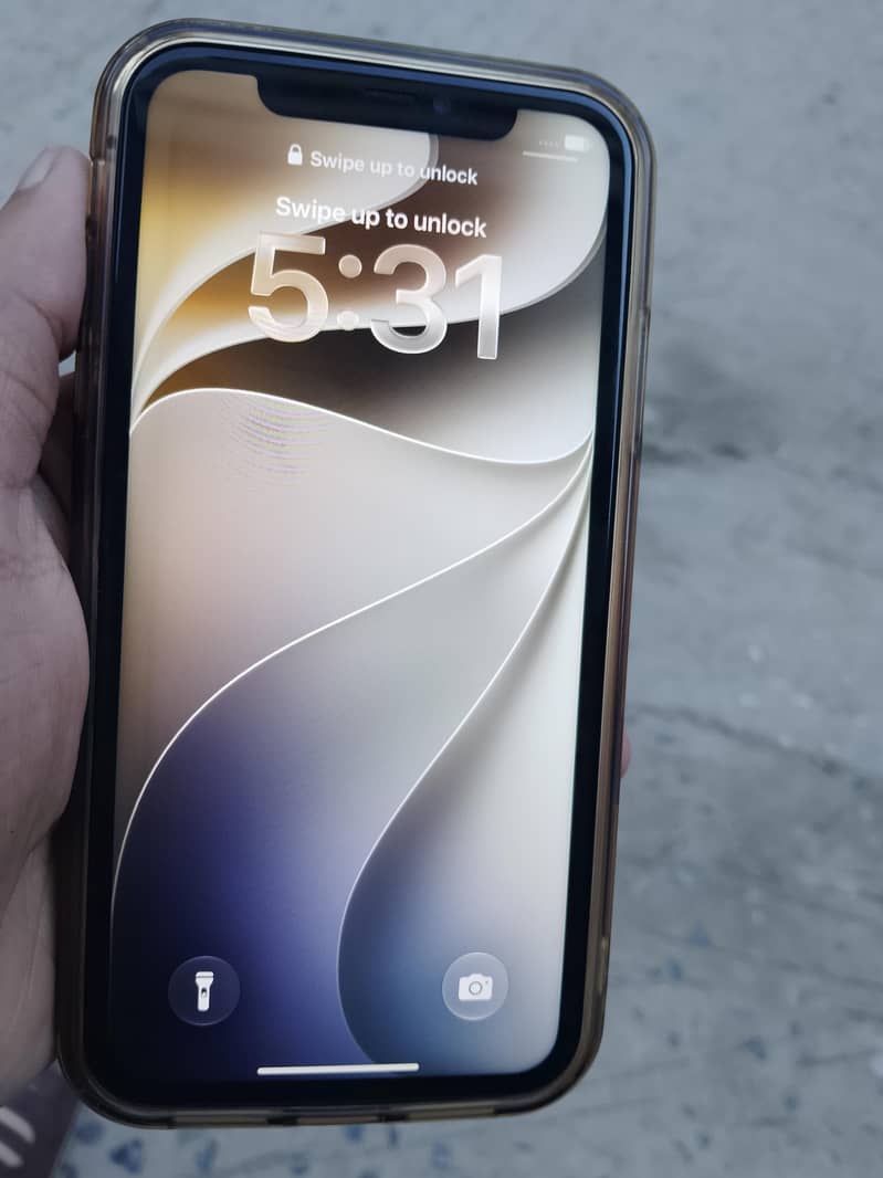 Apple iPhone 11 4