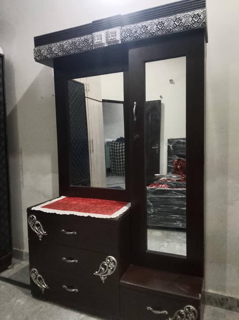 dressing table 0