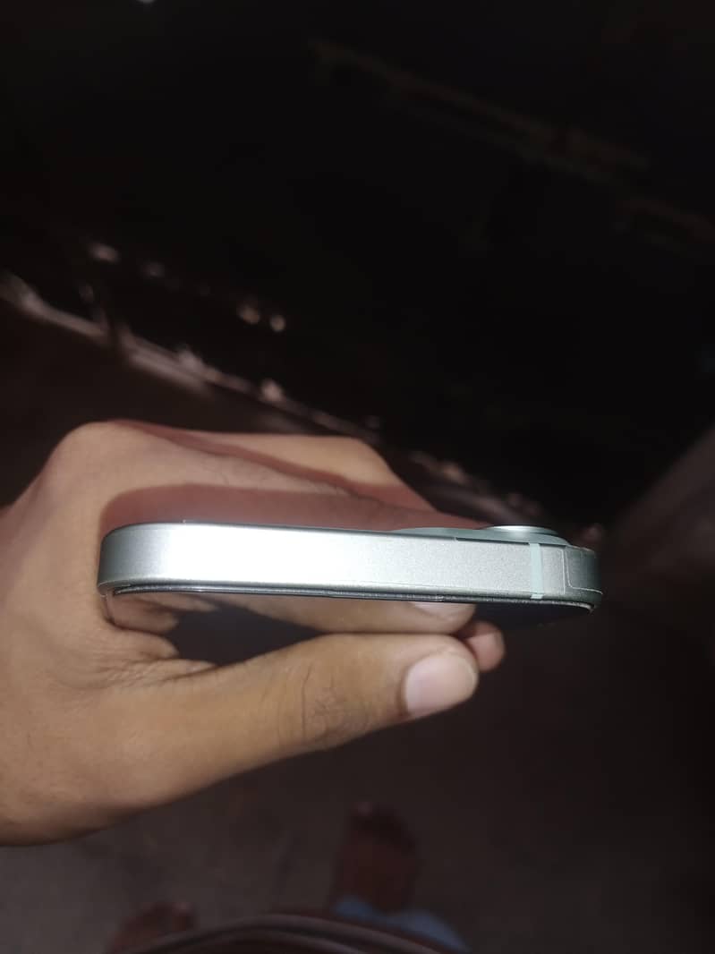 Apple iPhone 15 128GB JV Soft Mint  100% Battery 4