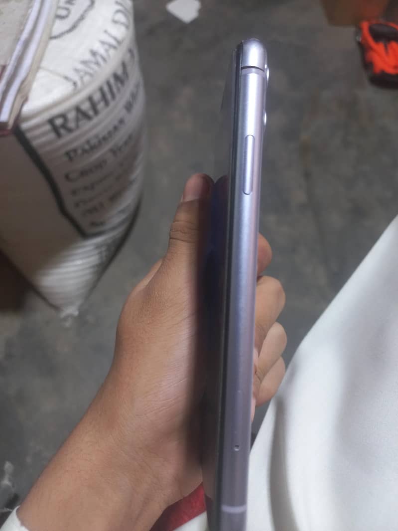 iPhone 11 2