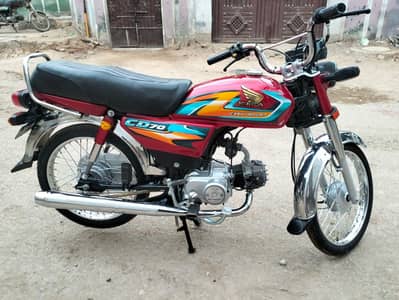 Honda 70 Red model 2020-2027 khi no. 03228279122