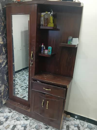 Dressing with full mirror