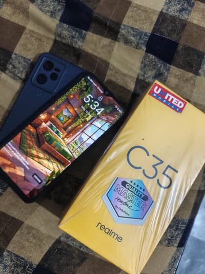Realme C35
