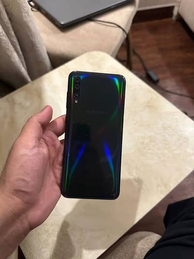 Samsung Mobile A70