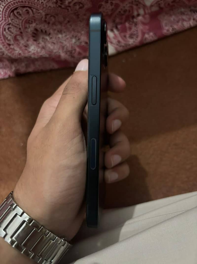 Apple iPhone 13 1