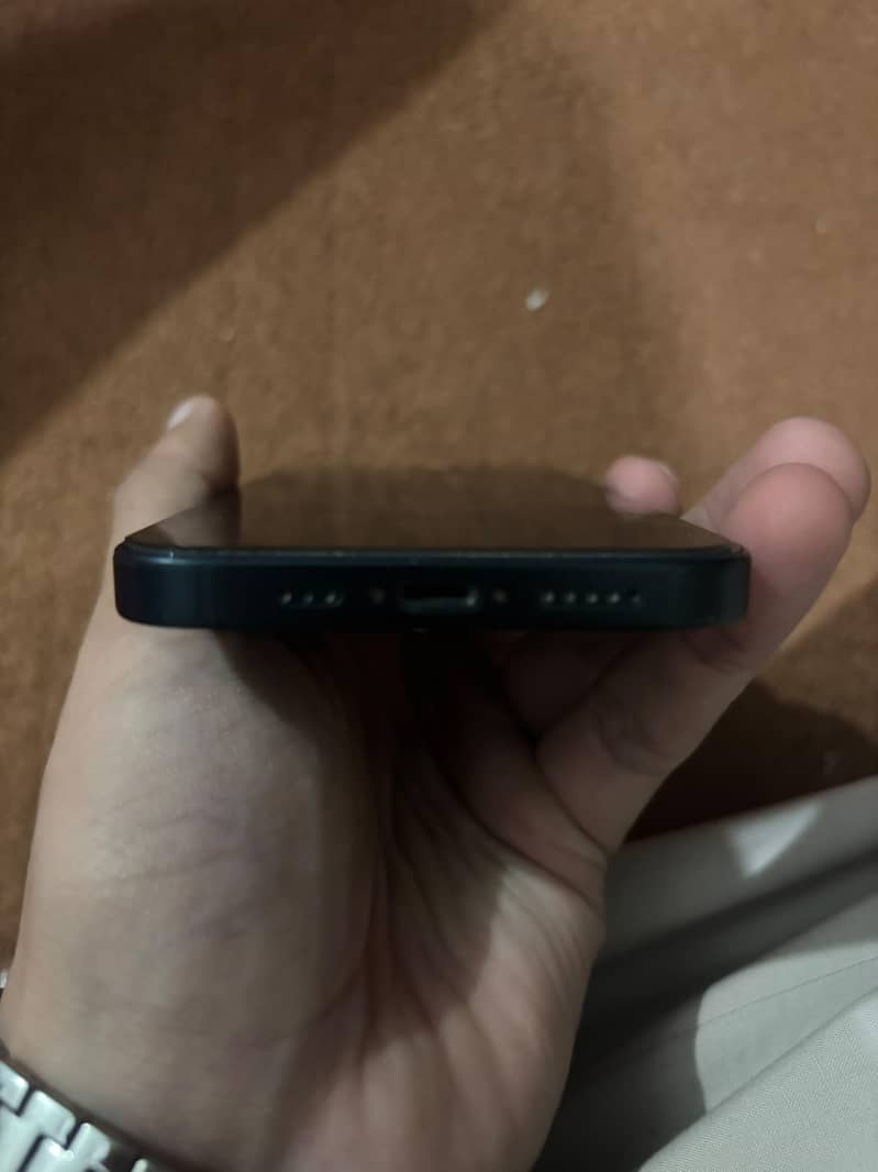 Apple iPhone 13 2