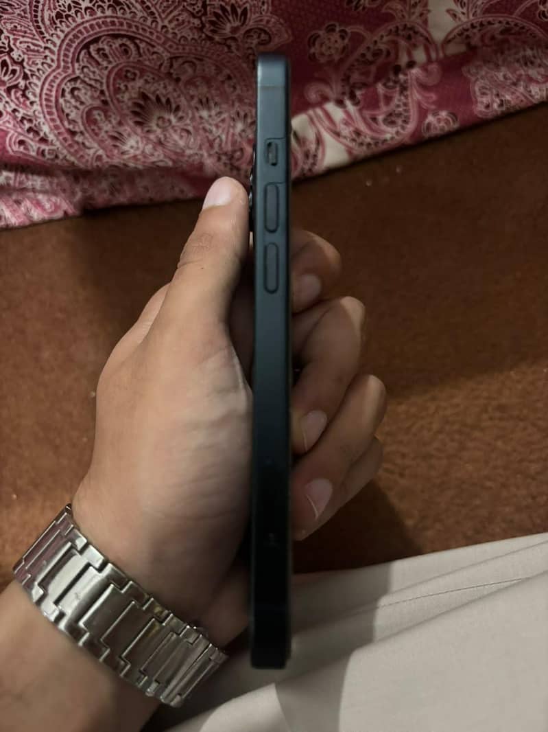 Apple iPhone 13 3
