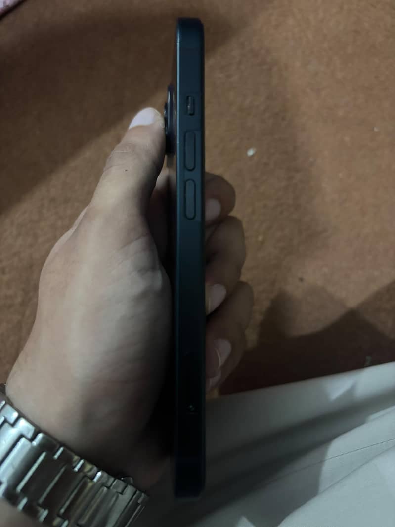 Apple iPhone 13 6