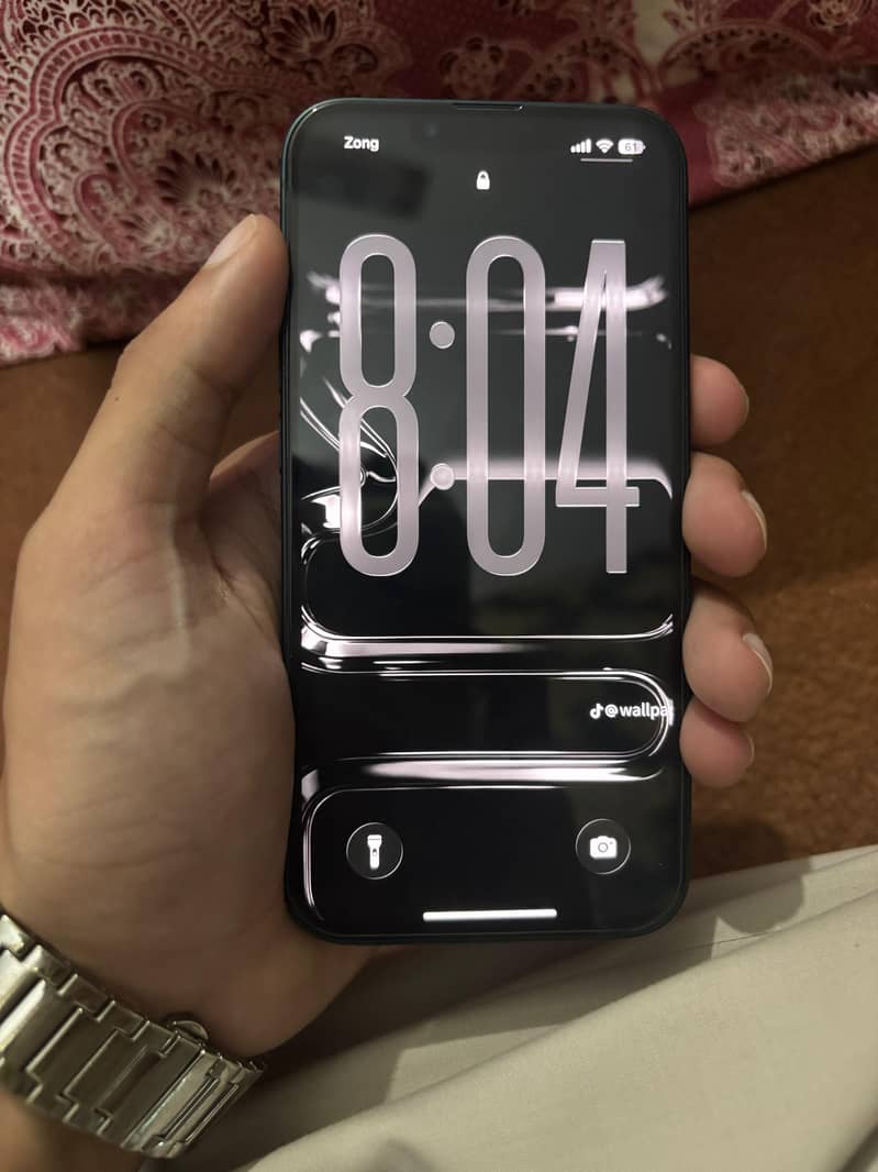 Apple iPhone 13 8