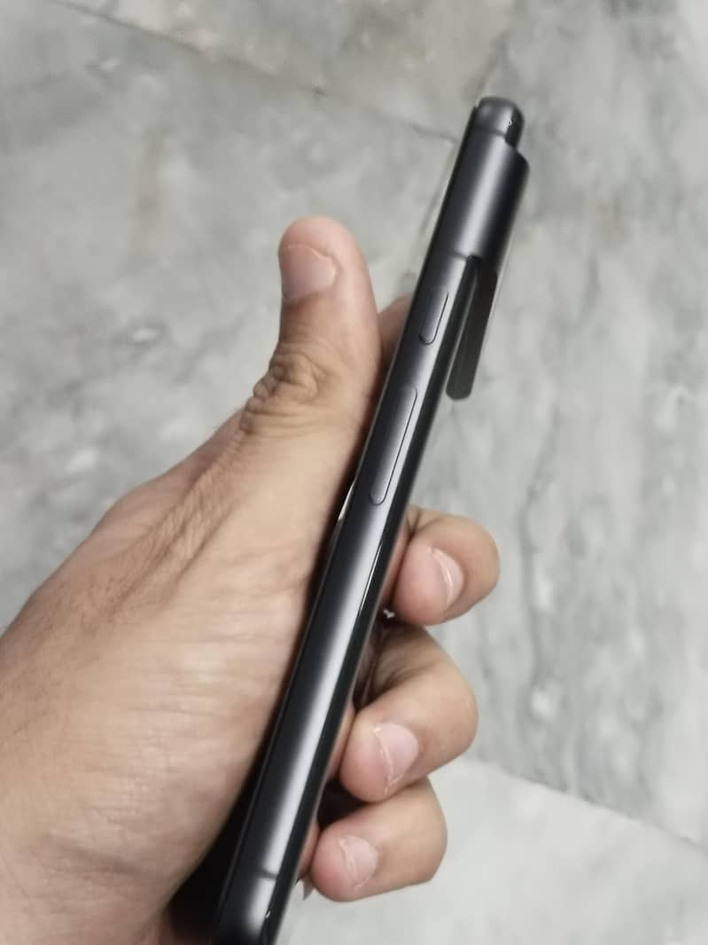 Google Pixel 8 4