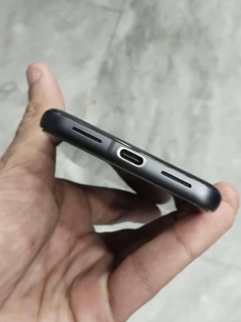Google Pixel 8 5