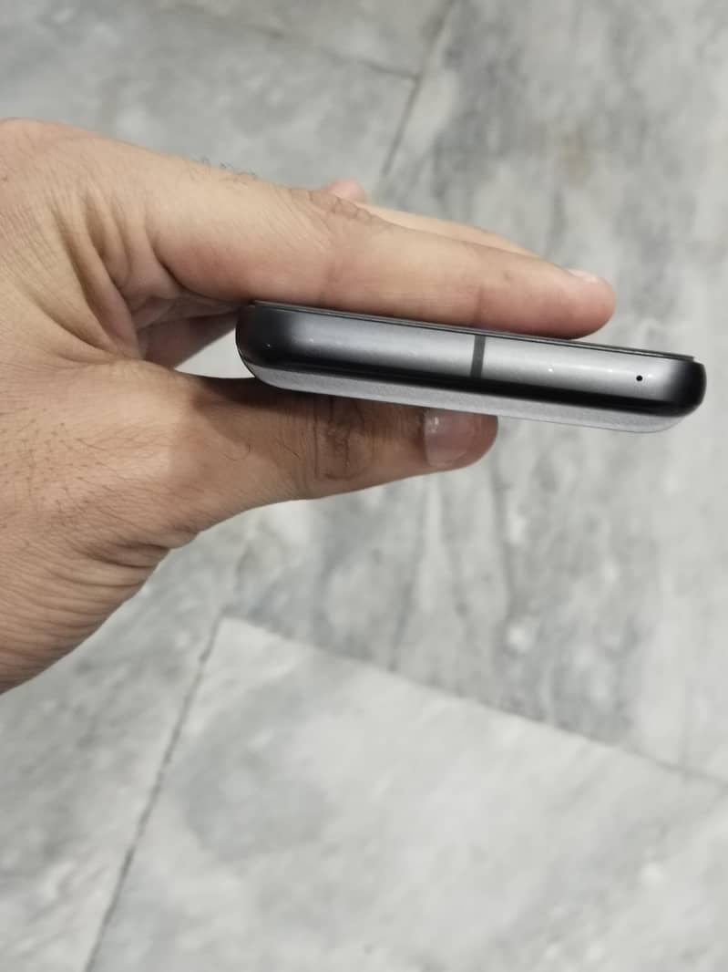 Google Pixel 8 6