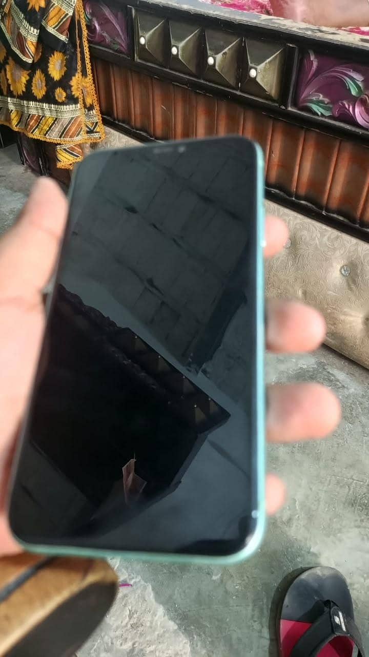 Apple iPhone 11 3