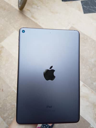 condition: 10/10, with box and original charging iphone ,mini 5 cover