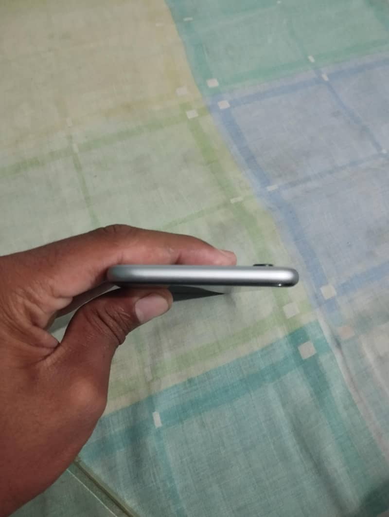 Apple iPhone 6 4