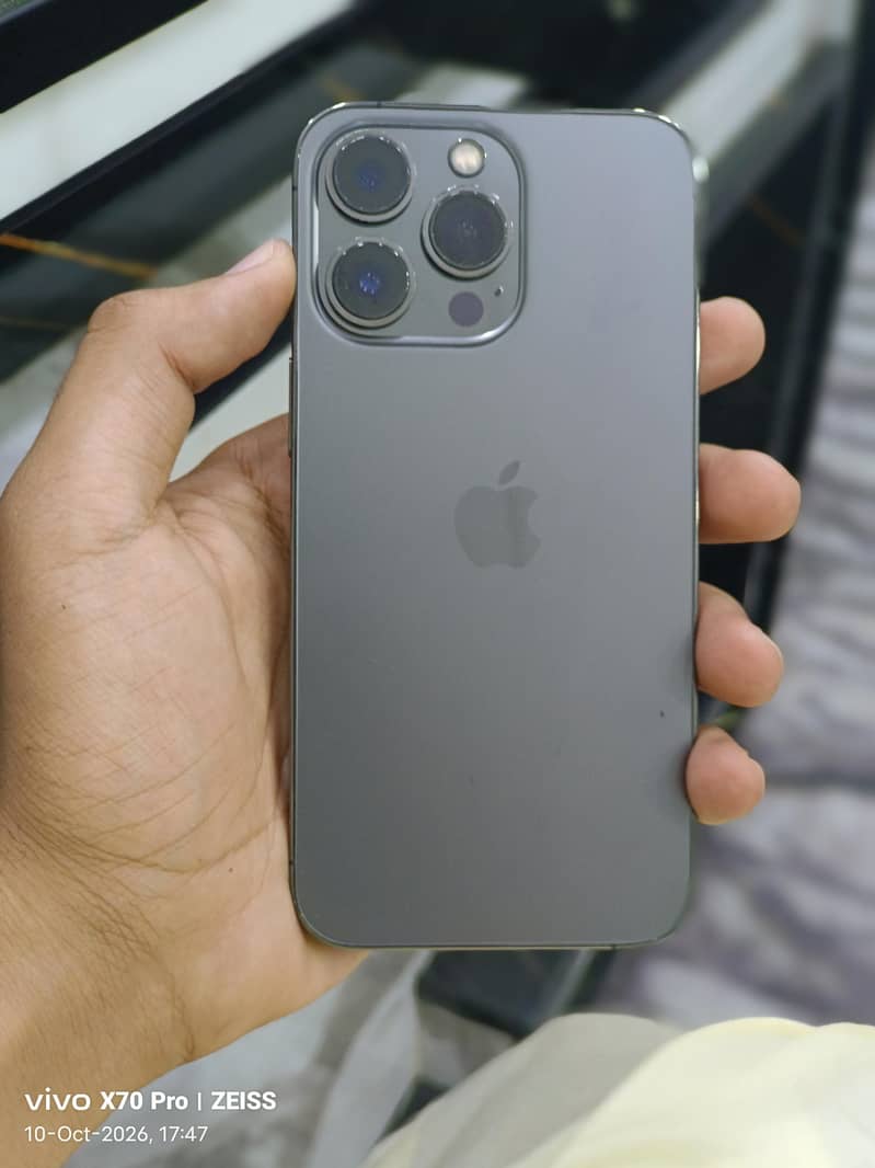 Apple iPhone 13 Pro 1