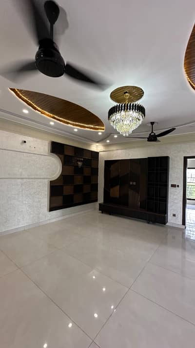 10 Marla Stunning House for Sale in Jubilee Town Lahore