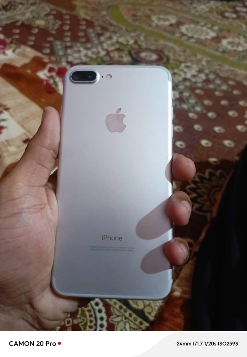 Apple iPhone 7 Plus 1