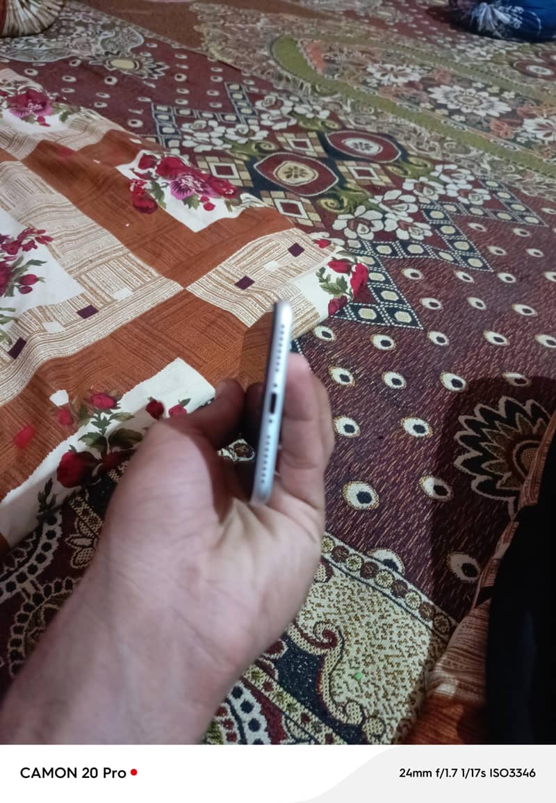 Apple iPhone 7 Plus 2