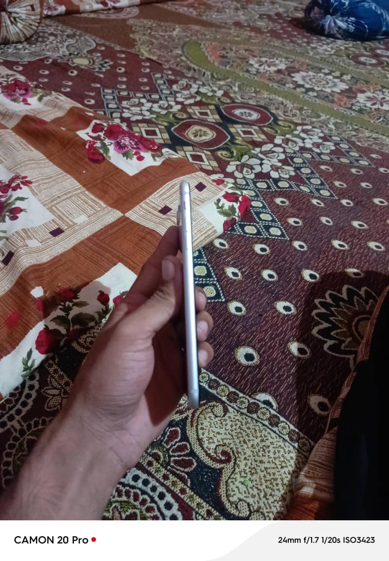 Apple iPhone 7 Plus 3