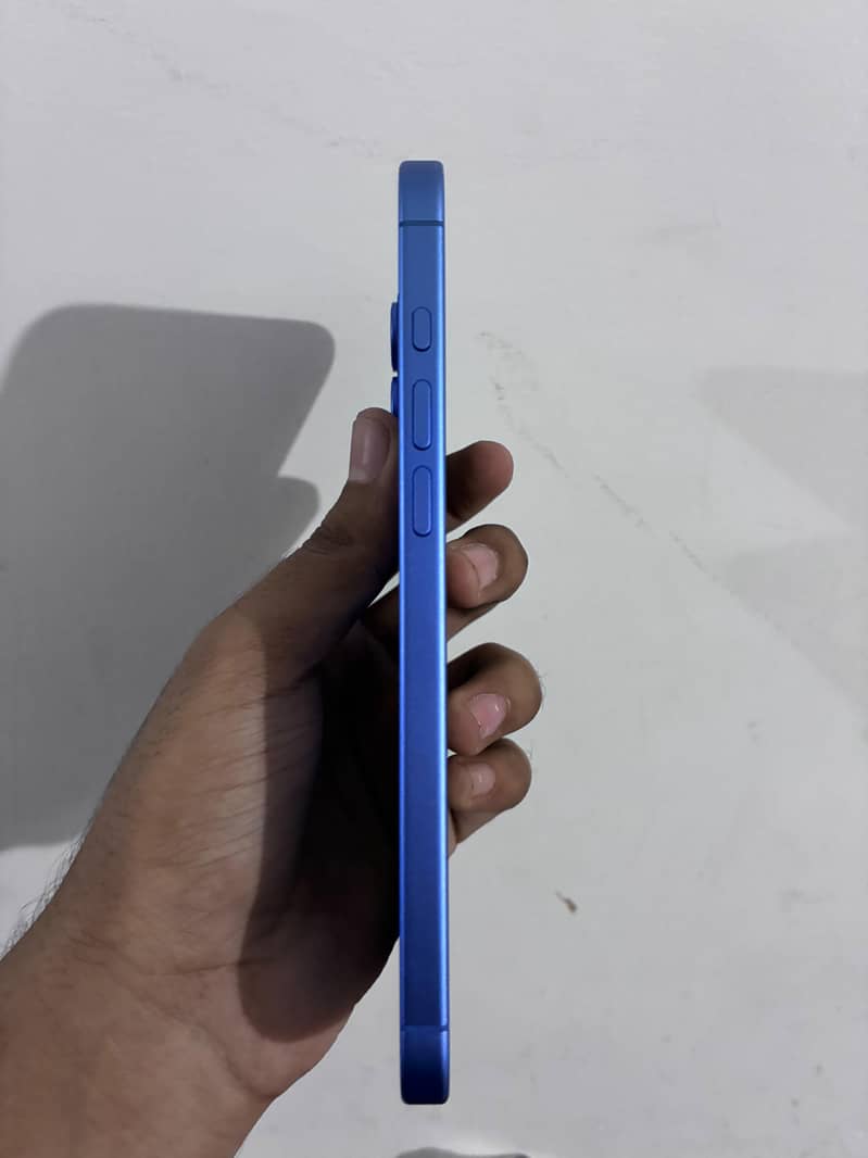 Apple iPhone 16 Plus 4
