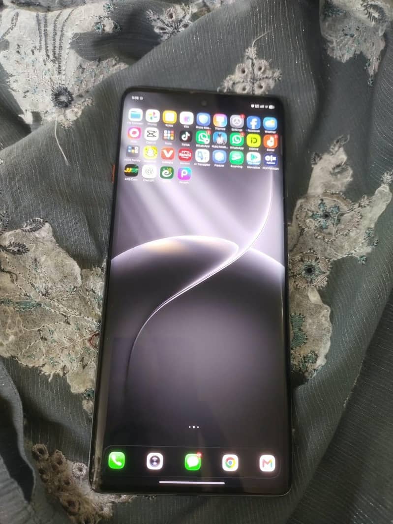 Tecno CAMON 40 Pro 3