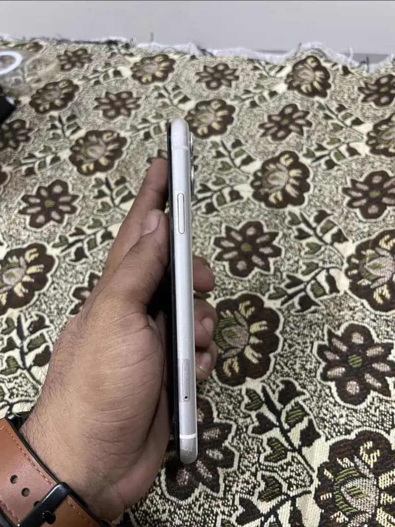 Apple iPhone 11 2