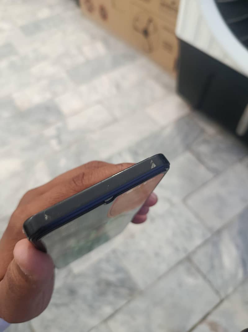Honor 10 Lite 4