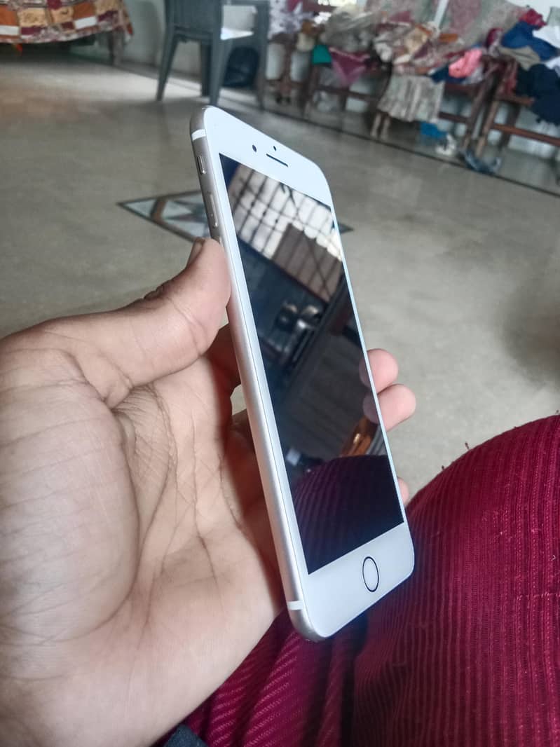 Apple iPhone 7 Plus 4
