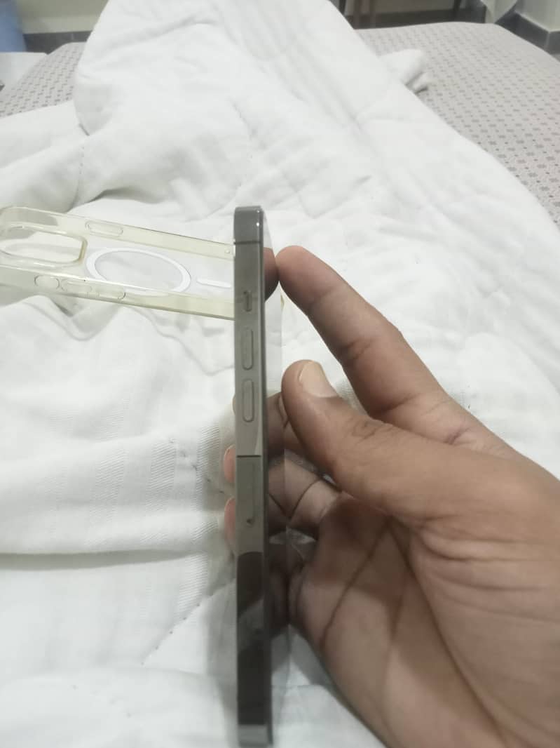 Apple iPhone 13 Pro 3