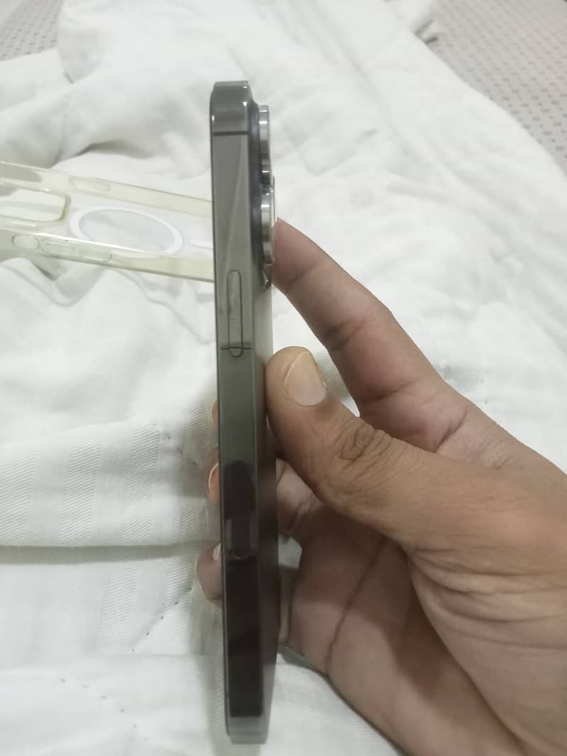 Apple iPhone 13 Pro 4