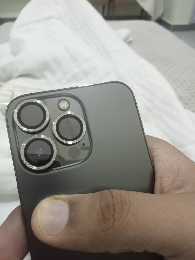 Apple iPhone 13 Pro 8