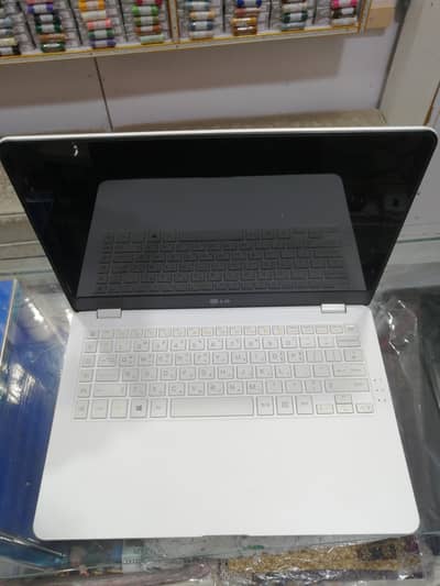 Mac Book For Sale! LG